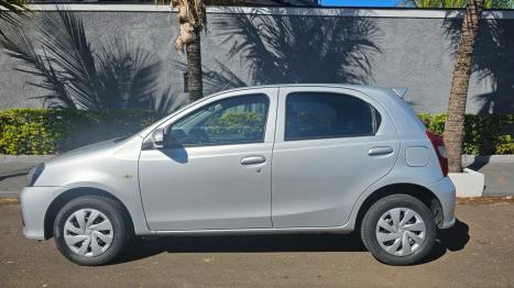 TOYOTA Etios Hatch 1.3 16V 4P FLEX X AUTOMTICO, Foto 4