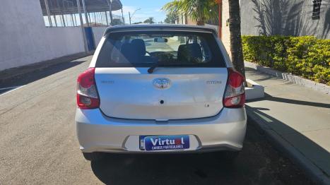 TOYOTA Etios Hatch 1.3 16V 4P FLEX X AUTOMTICO, Foto 6
