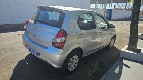 TOYOTA Etios Hatch 1.3 16V 4P FLEX X AUTOMTICO, Foto 7