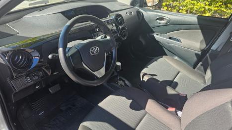 TOYOTA Etios Hatch 1.3 16V 4P FLEX X AUTOMTICO, Foto 20