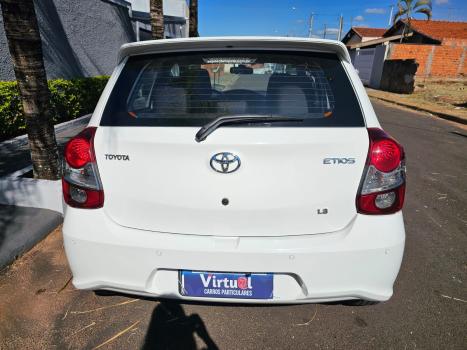TOYOTA Etios Hatch 1.3 16V 4P FLEX X AUTOMTICO, Foto 4