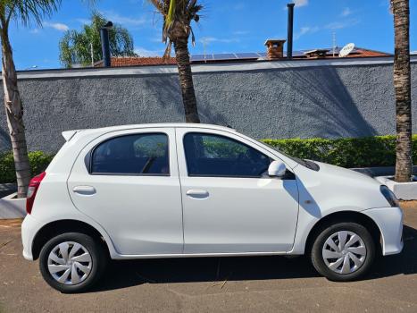 TOYOTA Etios Hatch 1.3 16V 4P FLEX X AUTOMTICO, Foto 6
