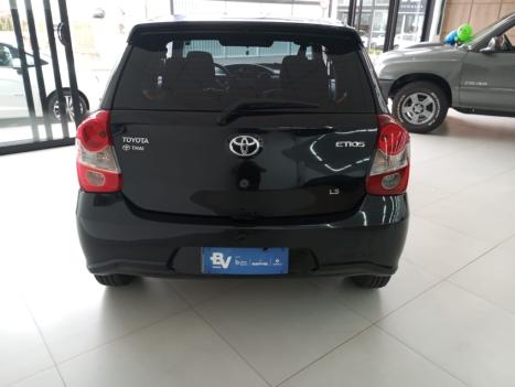 TOYOTA Etios Hatch 1.3 16V 4P FLEX X, Foto 4