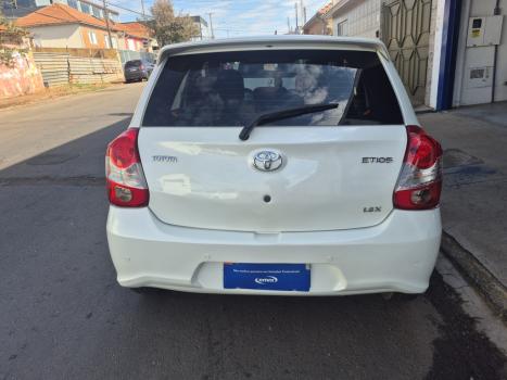 TOYOTA Etios Hatch 1.3 16V 4P FLEX X AUTOMTICO, Foto 5
