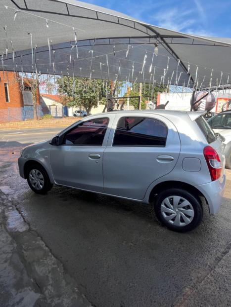 TOYOTA Etios Hatch 1.3 16V 4P FLEX X, Foto 5
