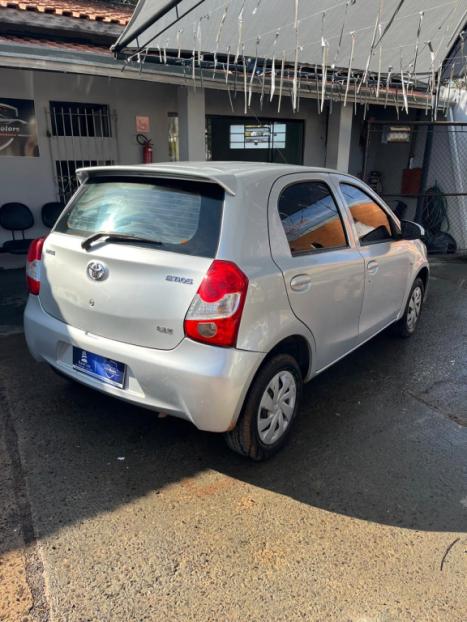 TOYOTA Etios Hatch 1.3 16V 4P FLEX X, Foto 8
