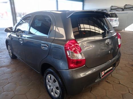 TOYOTA Etios Hatch 1.3 16V 4P FLEX X, Foto 9
