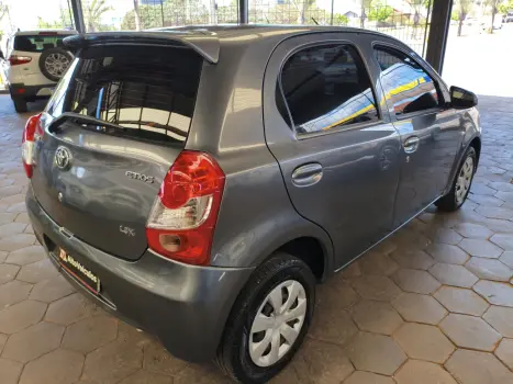 TOYOTA Etios Hatch 1.3 16V 4P FLEX X, Foto 17