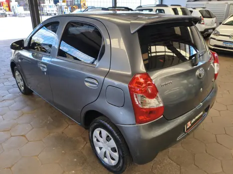 TOYOTA Etios Hatch 1.3 16V 4P FLEX X, Foto 18
