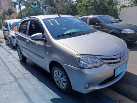 TOYOTA Etios Hatch 1.3 16V 4P FLEX X AUTOMTICO, Foto 2