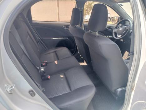 TOYOTA Etios Hatch 1.3 16V 4P FLEX X AUTOMTICO, Foto 8