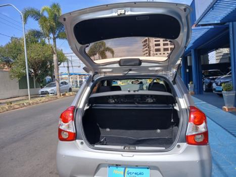 TOYOTA Etios Hatch 1.3 16V 4P FLEX X AUTOMTICO, Foto 11