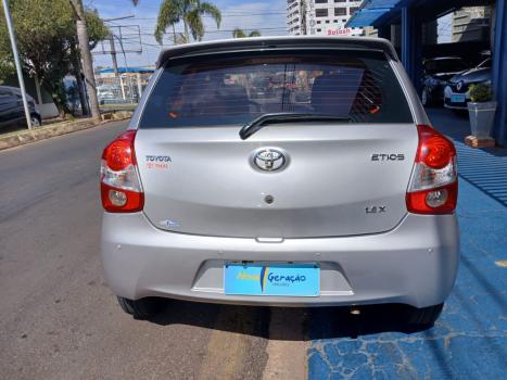 TOYOTA Etios Hatch 1.3 16V 4P FLEX X AUTOMTICO, Foto 13