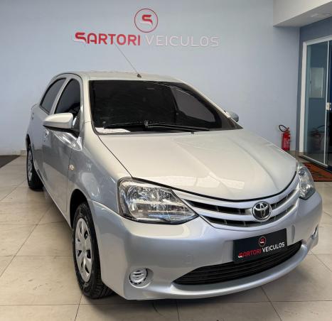 TOYOTA Etios Hatch 1.3 16V 4P FLEX X, Foto 3