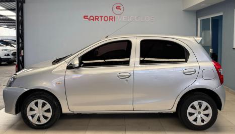 TOYOTA Etios Hatch 1.3 16V 4P FLEX X, Foto 5