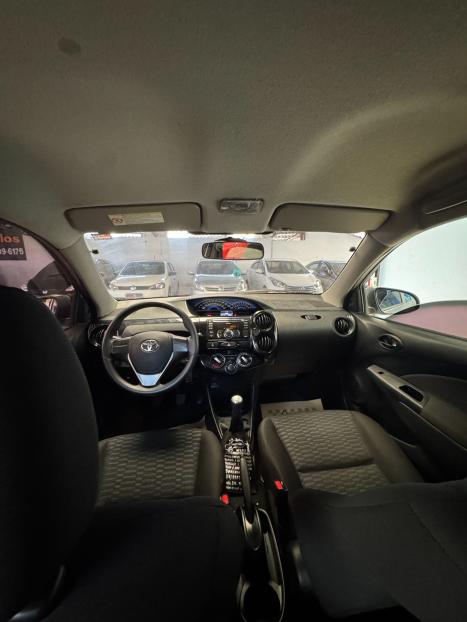 TOYOTA Etios Hatch 1.3 16V 4P FLEX X, Foto 10