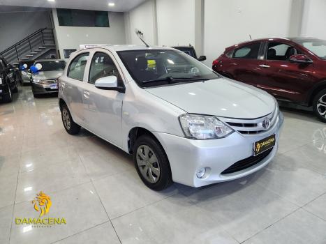 TOYOTA Etios Hatch 1.3 16V 4P FLEX X, Foto 3