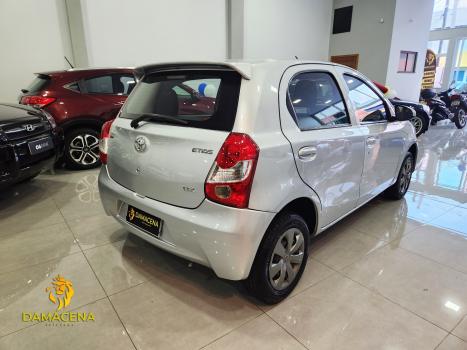 TOYOTA Etios Hatch 1.3 16V 4P FLEX X, Foto 4
