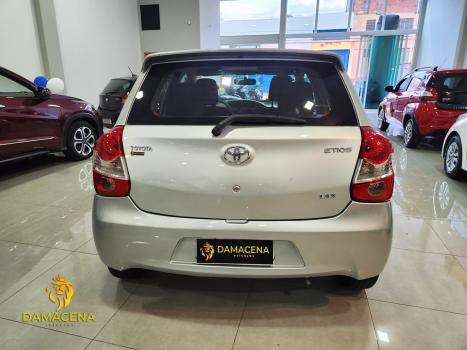 TOYOTA Etios Hatch 1.3 16V 4P FLEX X, Foto 5