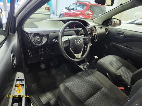TOYOTA Etios Hatch 1.3 16V 4P FLEX X, Foto 7