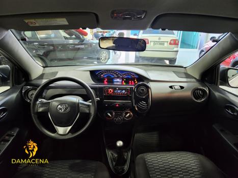 TOYOTA Etios Hatch 1.3 16V 4P FLEX X, Foto 8