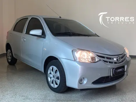 TOYOTA Etios Sedan 1.3 16V 4P FLEX X, Foto 2