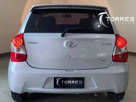 TOYOTA Etios Sedan 1.3 16V 4P FLEX X, Foto 6