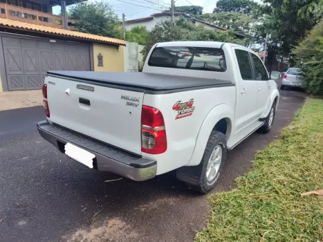 TOYOTA Hilux Caminhonete 3.0 4P 4X4 SRV TURBO DIESEL CABINE DUPLA AUTOMTICO, Foto 4