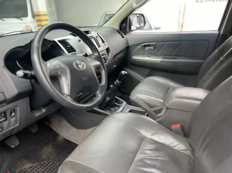 TOYOTA Hilux Caminhonete 3.0 4P 4X4 SRV TURBO DIESEL CABINE DUPLA, Foto 6