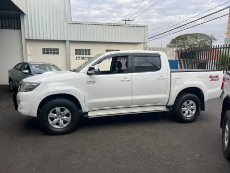 TOYOTA Hilux Caminhonete 3.0 4P 4X4 SRV TURBO DIESEL CABINE DUPLA, Foto 9