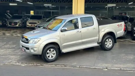 TOYOTA Hilux Caminhonete 3.0 4P 4X4 DIESEL CABINE DUPLA, Foto 1