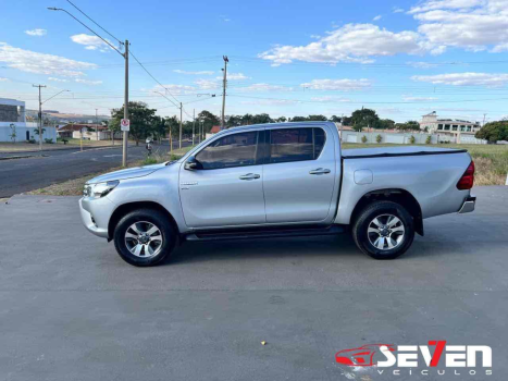 TOYOTA Hilux Caminhonete 2.7 16V 4P SR FLEX CABINE DUPLA AUTOMTICO, Foto 4