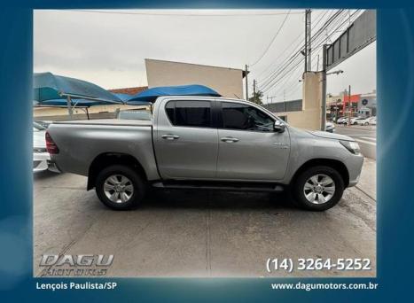 TOYOTA Hilux Caminhonete 2.7 16V 4P SRV FLEX CABINE DUPLA AUTOMTICO, Foto 4