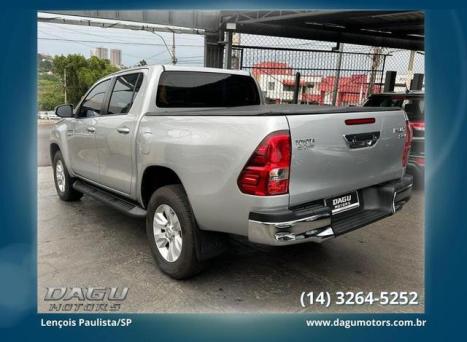 TOYOTA Hilux Caminhonete 2.7 16V 4P SRV FLEX CABINE DUPLA AUTOMTICO, Foto 6