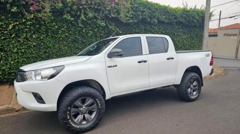 TOYOTA Hilux Caminhonete 2.8 4P 4X4 DIESEL CABINE DUPLA, Foto 2