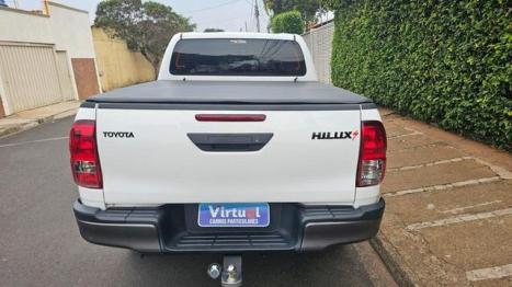 TOYOTA Hilux Caminhonete 2.8 4P 4X4 DIESEL CABINE DUPLA, Foto 5