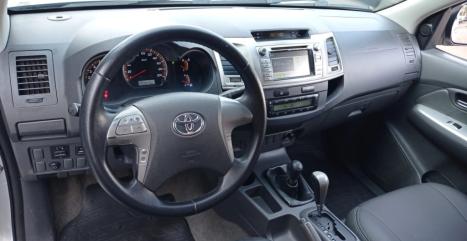 TOYOTA Hilux Caminhonete 2.7 16V 4P SRV FLEX 4X4  CABINE DUPLA AUTOMTICO, Foto 4