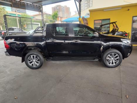 TOYOTA Hilux Caminhonete 2.8 16V SRX 4X4 TURBO DIESEL CABINE DUPLA AUTOMTICO, Foto 3