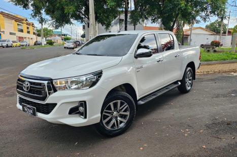 TOYOTA Hilux Caminhonete 2.7 16V 4P SRV FLEX CABINE DUPLA AUTOMTICO, Foto 1