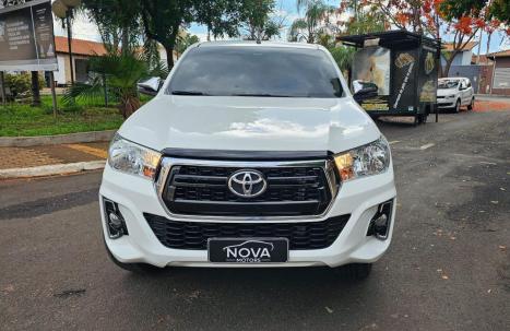 TOYOTA Hilux Caminhonete 2.7 16V 4P SRV FLEX CABINE DUPLA AUTOMTICO, Foto 2