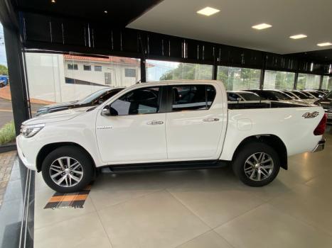 TOYOTA Hilux Caminhonete 2.8 16V SRX 4X4 DIESEL CABINE DUPLA AUTOMTICO, Foto 5