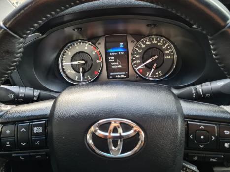 TOYOTA Hilux Caminhonete 2.8 16V SRX 4X4 DIESEL CABINE DUPLA AUTOMTICO, Foto 9