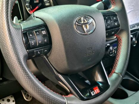 TOYOTA Hilux Caminhonete 2.8 4P 4X4 DIESEL CABINE DUPLA, Foto 15