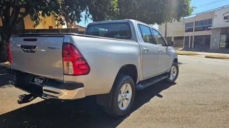 TOYOTA Hilux Caminhonete 2.7 16V 4P SR FLEX CABINE DUPLA AUTOMTICO, Foto 4