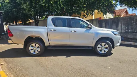 TOYOTA Hilux Caminhonete 2.7 16V 4P SR FLEX CABINE DUPLA AUTOMTICO, Foto 7