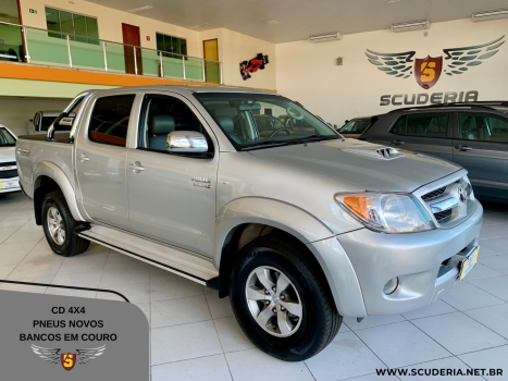 TOYOTA Hilux Caminhonete 3.0 4P 4X4 SRV TURBO DIESEL CABINE DUPLA, Foto 1