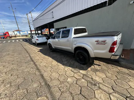 TOYOTA Hilux Caminhonete 3.0 16V 4P 4X4 SRV TURBO DIESEL CABINE DUPLA AUTOMTICO, Foto 8