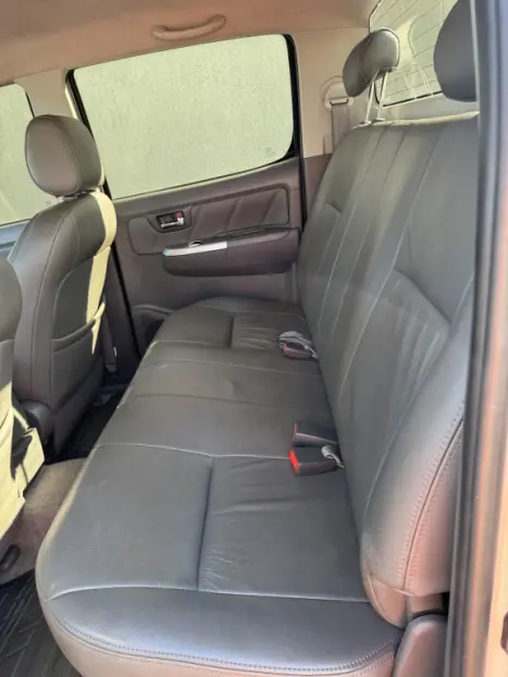 TOYOTA Hilux Caminhonete 3.0 16V 4P 4X4 SRV TURBO DIESEL CABINE DUPLA AUTOMTICO, Foto 9