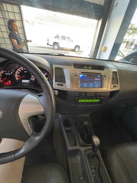 TOYOTA Hilux Caminhonete 3.0 16V 4P 4X4 SRV TURBO DIESEL CABINE DUPLA AUTOMTICO, Foto 6