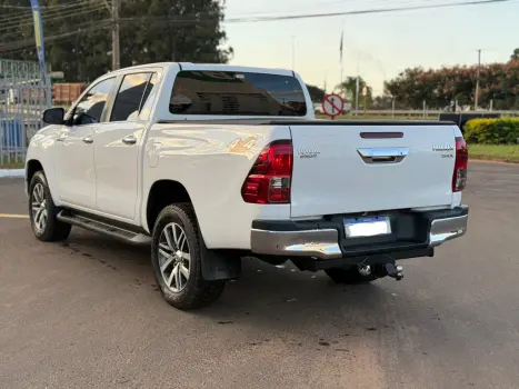TOYOTA Hilux Caminhonete 2.8 16V SRX 4X4 TURBO DIESEL CABINE DUPLA AUTOMTICO, Foto 4